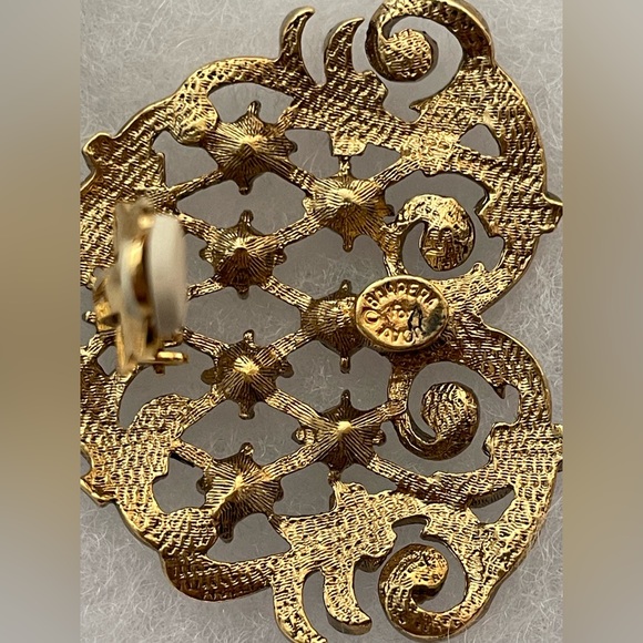 Vintage 1990’s Barrera for Avon open heart scroll antique gold clip on earrings. - Picture 9 of 12